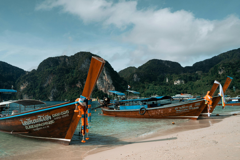 Phi Phi: Halvdag privat longtailbåt till Maya Bay