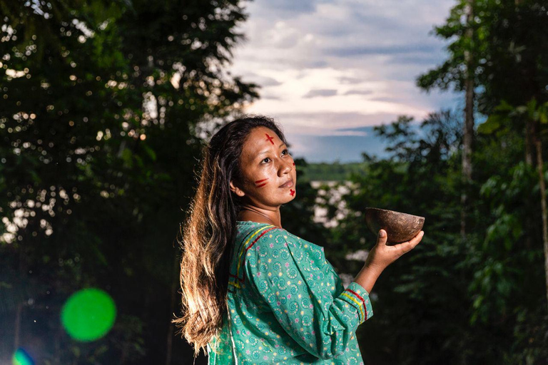 Explore Yasuní: 4-Day, 3-Night Getaway in a Standard Room Yasuní, 4 days and 3 nights. Standard room.