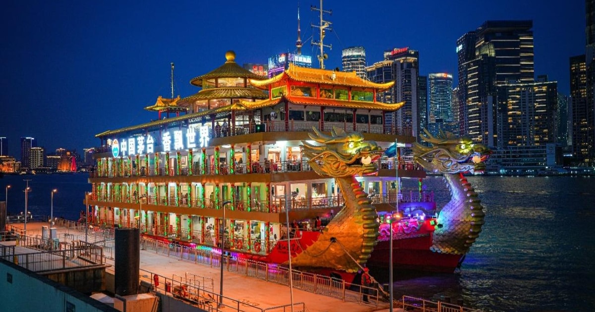 Shanghai Huangpu River Evening Cruise Ticket with Dinner | GetYourGuide