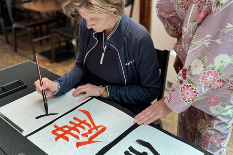 Kyoto : Atelier de calligraphie japonaiseAtelier de calligraphie de 1 heure