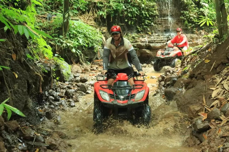 Paseo en quad por Ubud y Tubing por el río con cascada y cañón ocultosPaseo en quad individual