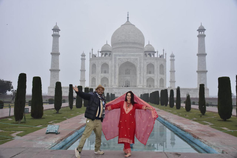 De Délhi: Excursão de meio dia ao Taj Mahal e ao Forte de AgraSomente guia de turismo