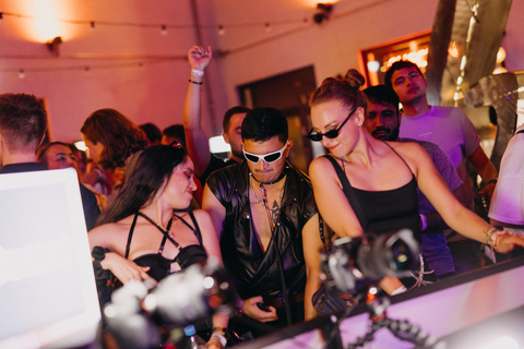 Original Hamburg Pub Crawl Sex & Crime St. Pauli Tour Hamburg: The Original Pub Crawl