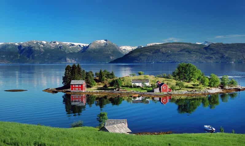 Scenic Hardangerfjord with Waterfalls & Lunch at a Garden 