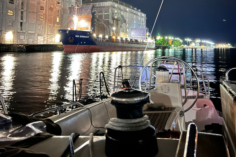 Gdansk: Scenic Evening Yacht Cruise with ProseccoNight Cruise