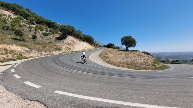 La Rioja: Ride camp classic climbs of Spain