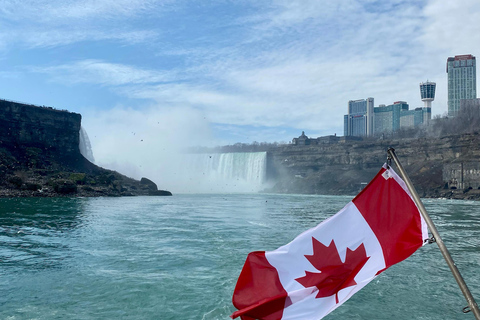 Passeio de vinho pelas Cataratas do Niágara saindo de Toronto em um trailer - MotorhomeVinho e maravilhas: Excursão às Cataratas do Niágara saindo de Toronto