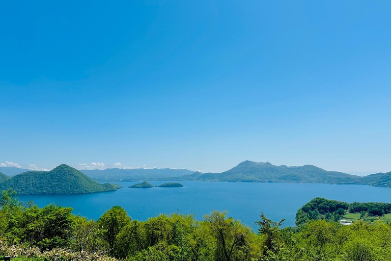 Sapporo: Hokkaido Noboribetsu & Lake Toya Private Day Trip Tour in a Toyota Alphard with a Chinese Driver