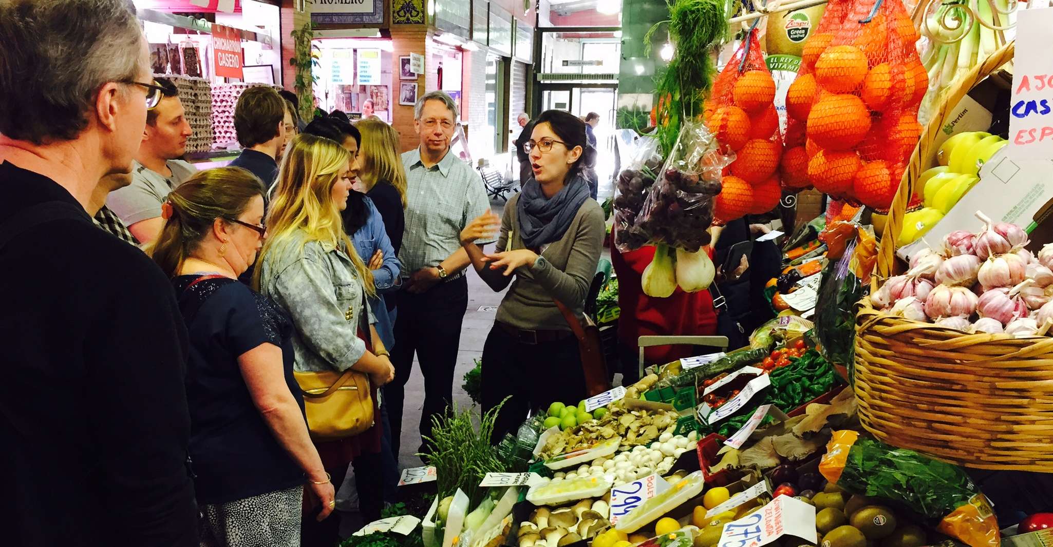 Siviglia, classe di cucina spagnola di 3,5 ore e Triana Market Tour - Housity