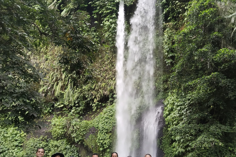 Lombok: Bangket Bayan Village & Waterfalls Guided Tour