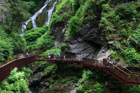 From Milan: Small-Group Lake Como, Bellagio, Varenna & Falls Milan: Best of Lake Como, Bellagio & Varenna Small Group