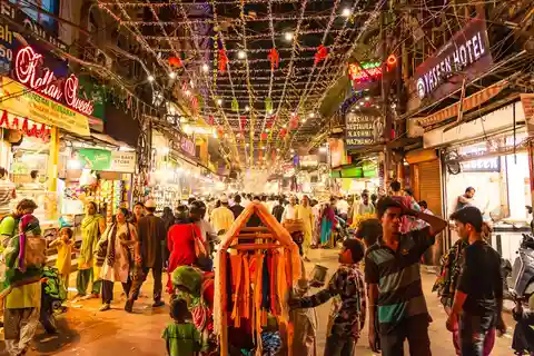 Delhi Exclusive Guided Shopping Tour in AC car and transfers