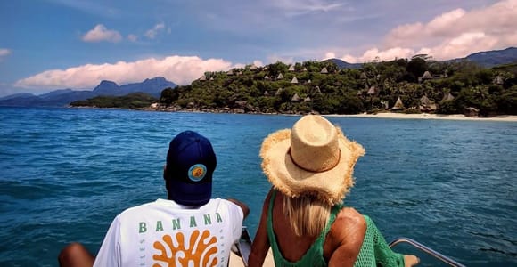 Mahé: Private Sunset Cruise with Champagne & Appetizers