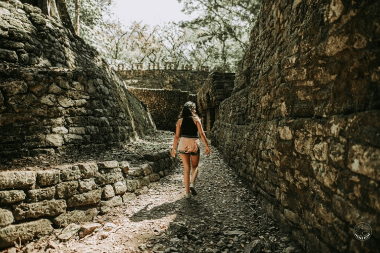 Palenque: excursão à área arqueológica de Yaxchilán e Bonampak