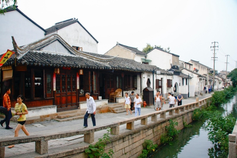 Suzhou: Ogrody i miasto wodne Tongli lub ZhouzhuangWycieczka podstawowa tylko z przewodnikiem i transferem, bez biletu i lunchu