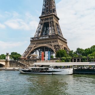 Paris: Seine-Flussfahrt mit optionalen Getränken und Snacks