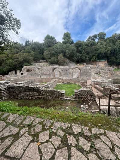 Vlore: Butrint and Gjirokastër Guided Day Trip