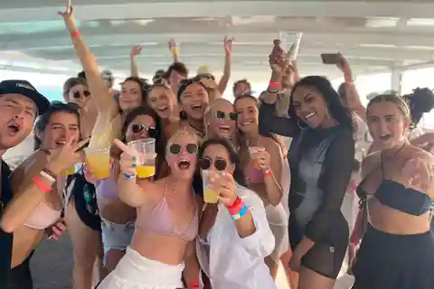 MIAMI BOAT PARTY