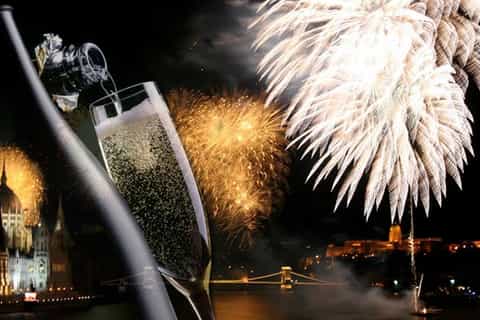 Budapest: New Year's Eve Dinner Cruise & Piano Duet Show