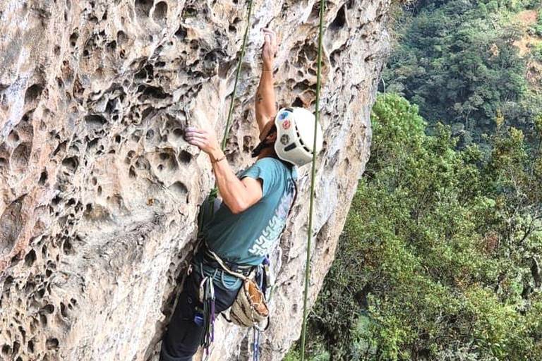Bogotá: Choachí Rock Climbing and Hiking Tour Basic Climbing and Hiking Tour
