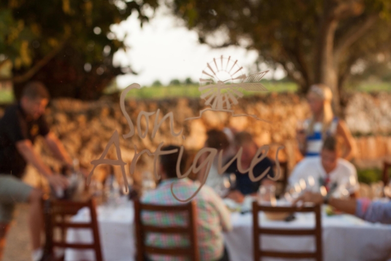 Mallorca: Private Weintour mit Proben und Picknick