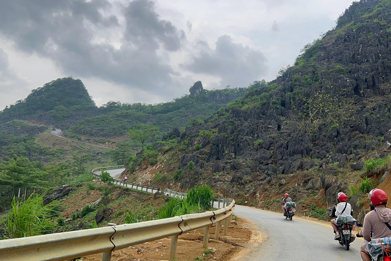 Au départ de Hanoi : 4 jours de visite en voiture de la boucle de Ha Giang, plus un montage vidéo