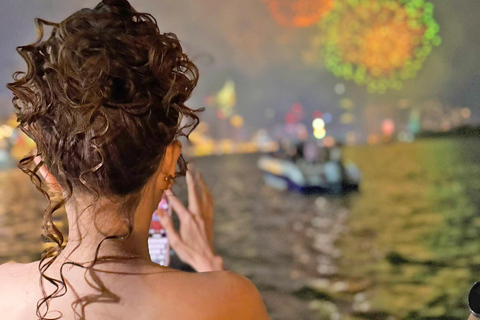 胡志明市：2026年除夕烟花快艇之旅团体游：除夕烟花快艇巡游