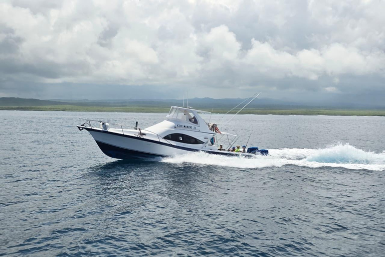 Galápagos: Santa Fe Island Snorkeling and Fishing Tour
