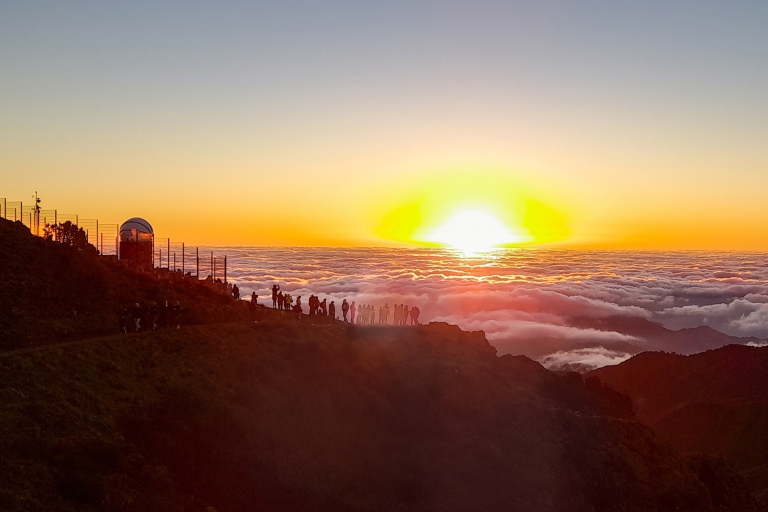 From Funchal: Sunrise at Pico do Arieiro with Breakfast