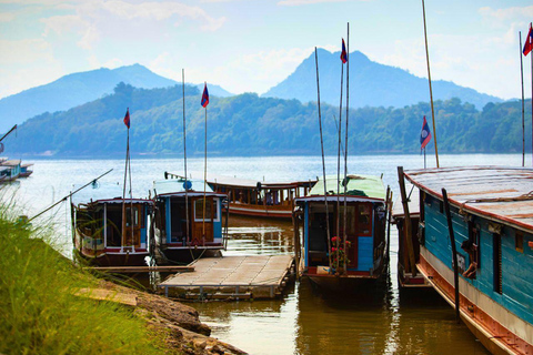 Luang Prabang: Tak Bat Ceremony, Pak Ou Caves & Boat Tour