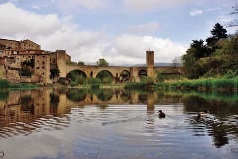 Catalonia Medieval Villages Day Tour from Barcelona