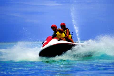 Cruises & boat tours