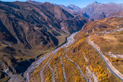 De Tbilisi até os arredores do Monte Kazbek!