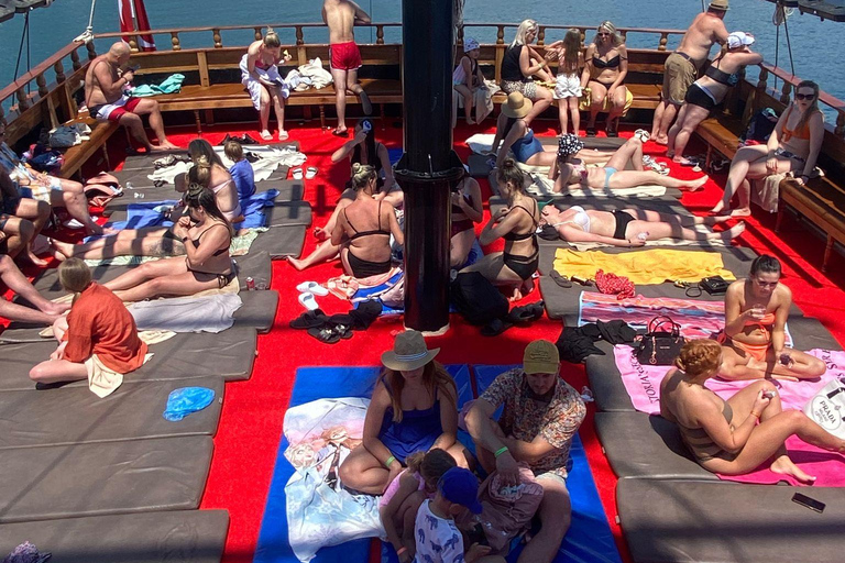 Alanya Pirate Boat – No Music, Free Soft Drinks VIP Alanya Relax Boat Tour: Lunch and Soft Drinks Included