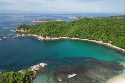 Private yacht tour of the Huatulco Bays Small yacht for 8 people