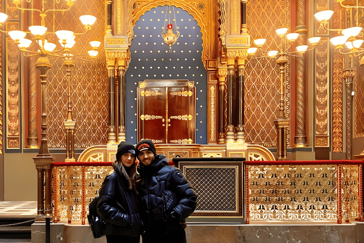 Prague: Private Tour inside the Jewish Cemetery & Synagogues