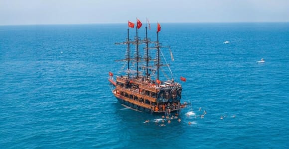 Alanya: Pirate Boat Tour w/Lunch, Soft Drinks and Transfer