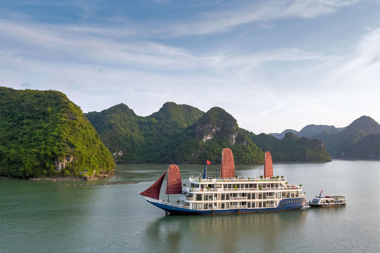 Hanoi: Ninh Binh, Ha Long & Lan Ha Bay - 3-Day Luxury Cruise