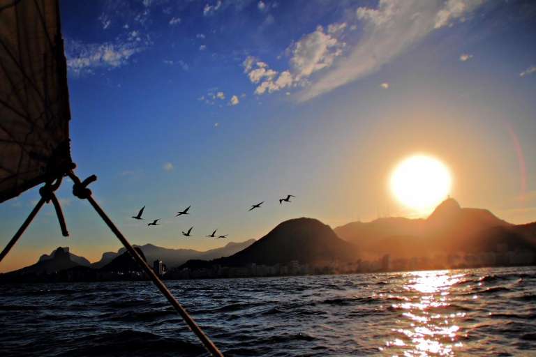 Rio de Janeiro: 3-uur durende zeiltocht op de baai van GuanabaraRio de Janeiro: 3-uur durende zonsondergang zeiltocht op de baai van Guanabara
