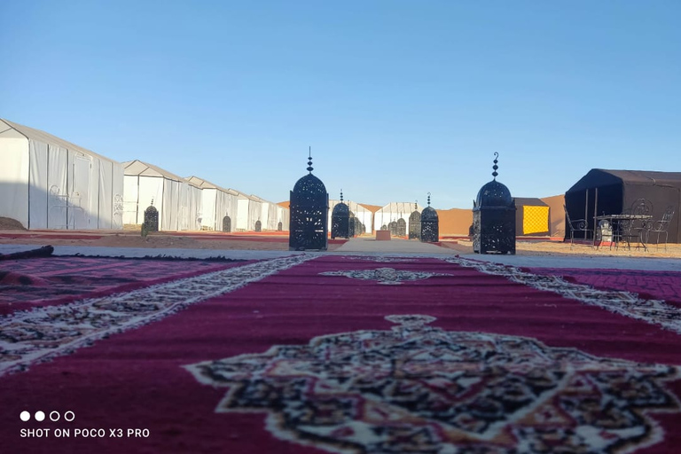 Excursão de 3 dias pelo deserto de Fez a Marrakech via MerzougaGrupo compartilhado - opção de acampamento de luxo