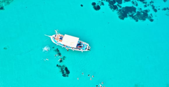 Pounta : sortie en bateau au lagon bleu