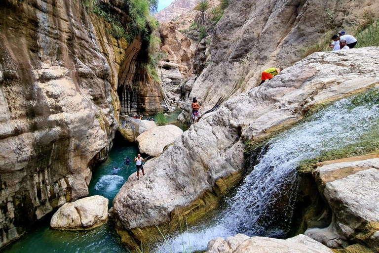 From Muscat: Guided Wadi Tiwi Hike, Romantic Cave & Sinkhole