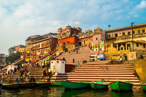 Kulturelle und spirituelle Pfade in der Altstadt von Varanasi