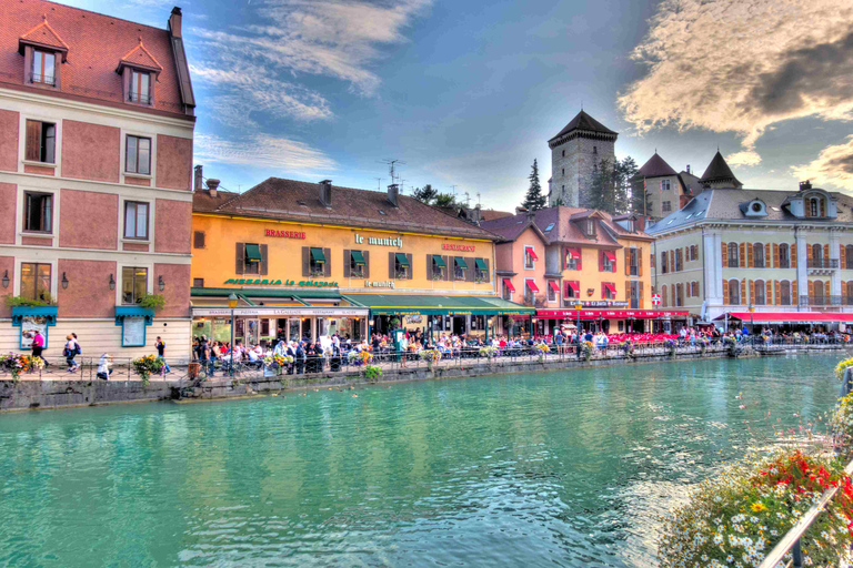 Annecy : Elektrisk mountainbiketur och shopping på CourierElektrisk mountainbike-resa &amp; Hemköp Premium Courier