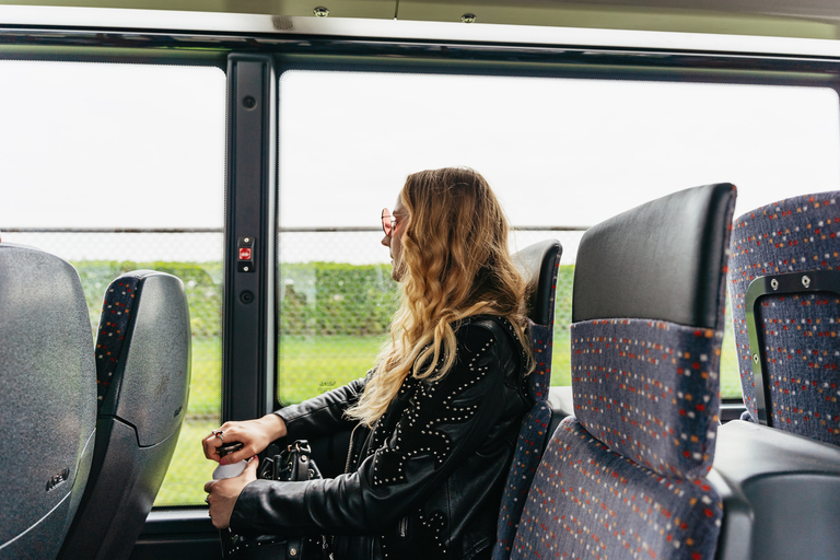 Amsterdam: Trasferimento in autobus espresso dall&#039;aeroporto a/da il centro cittàTransfer aeroportuale espresso di andata e ritorno per la città (valido 14 giorni)