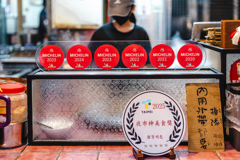 Taipei Tastes Food Tour with 12+ Tastings