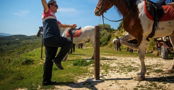 Heraklion: Horseback Riding Day Tour with Lunch and Transfer