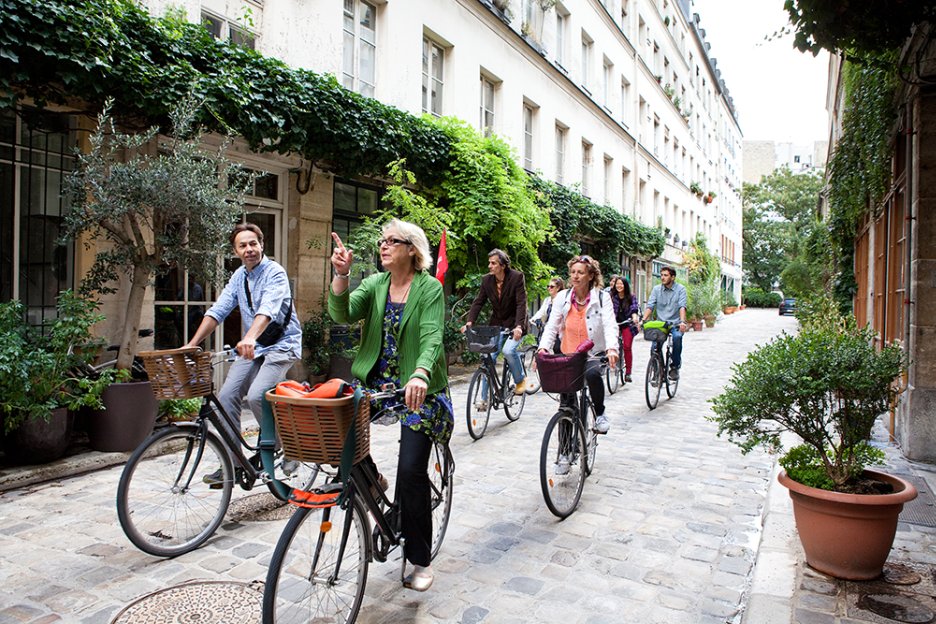 Parigi: Tour guidato in bicicletta e tour gastronomico - A Taste of Paris