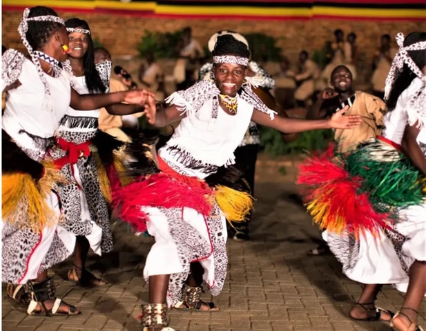 Kampala: Ndere Cultural Center and Nightlife Tour