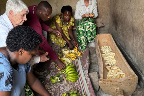 Kigali: Traditional Banana Beer Brewing Experience